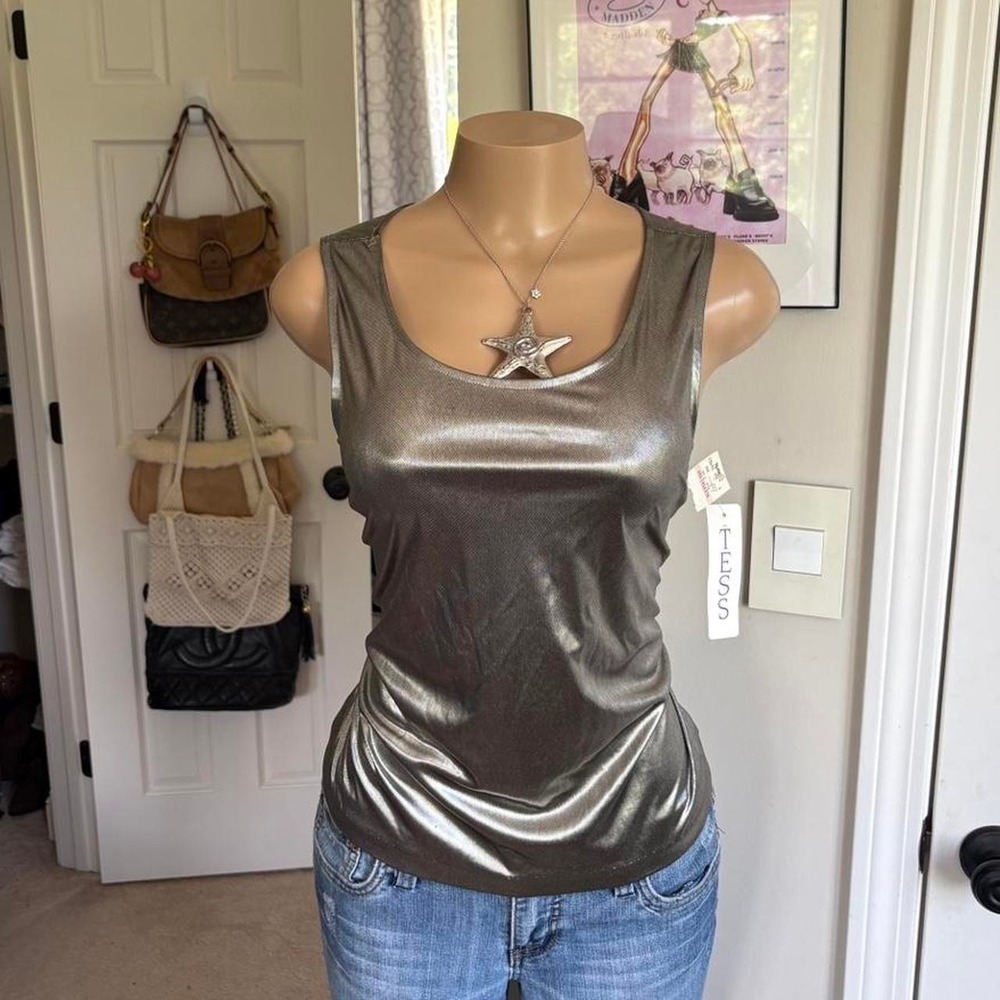 NWT Tess‎ Metallic chrome Tank Top